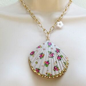 Betsey Johnson Necklace Sea Shell Flower Pendant Chain Clam Gold Tone